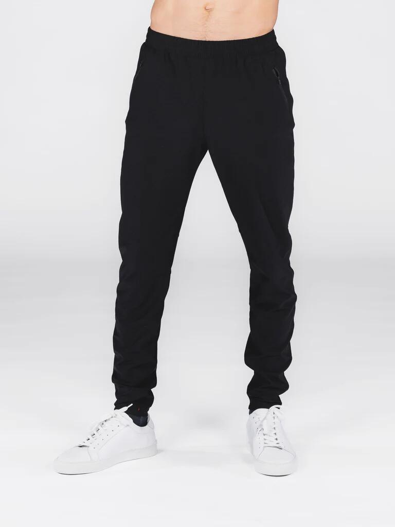 FUSION Mens Recharge Pants leichte Hose für Training und Erholung von Fusion