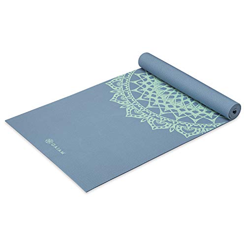 Gaiam Yogamatte, Premium-Druck, rutschfeste Trainings- und Fitnessmatte für alle Arten von Yoga, Pilates und Boden-Workouts, Cooler Minzpunkt, 172,7 cm L x 61 cm B x 5 mm dick Gaiam Yogamatte, Premium-Druck, rutschfeste Trainings- und Fitnessmatte für alle Arten von Yoga, Pilates und Boden-Workouts, Cooler Minzpunkt, 172,7 cm L x 61 cm B x 5 mm dick von Gaiam