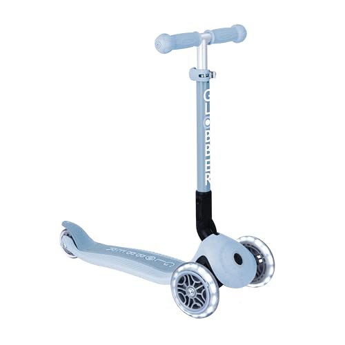 GLOBBER – JUNIOR Foldable Fantasy Lights | 3-rädriger Scooter ab 2 Jahren mit LED-Vorderrädern, höhenverstellbarer Lenkstange und patentiertem Klappsystem, belastbar bis 50kg | Farbe: Blaubeere GLOBBER – JUNIOR Foldable Fantasy Lights | 3-rädriger Scooter ab 2 Jahren mit LED-Vorderrädern, höhenverstellbarer Lenkstange und patentiertem Klappsystem, belastbar bis 50kg | Farbe: Blaubeere von Globber