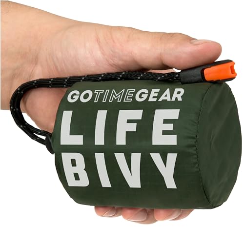 Go Time Gear Life Bivy Biwaksack – Thermo Biwak – Perfekt als Notfall Schlafsack Outdoor, Survival Ausrüstung oder Decke aus BO-PET-Folie - Grün Go Time Gear Life Bivy Biwaksack – Thermo Biwak – Perfekt als Notfall Schlafsack Outdoor, Survival Ausrüstung oder Decke aus BO-PET-Folie - Grün von Go Time Gear