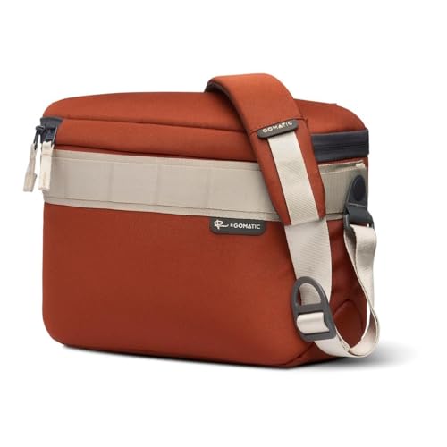 Gomatic Peter McKinnon Luma Camera Sling 9L | Kameratasche | Fotografie-Umhängetäsche | Messenger Bag Reisetasche | Sling-Bag für Fotografen | Camera Pack Crossbody-Bag | Schultertasche - Rust Red Gomatic Peter McKinnon Luma Camera Sling 9L | Kameratasche | Fotografie-Umhängetäsche | Messenger Bag Reisetasche | Sling-Bag für Fotografen | Camera Pack Crossbody-Bag | Schultertasche - Rust Red von Gomatic