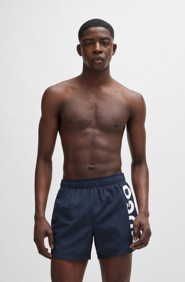 HUGO Badeshorts ABAS seitlich mit großem HUGO Logo-Print HUGO Badeshorts ABAS seitlich mit großem HUGO Logo-Print von HUGO