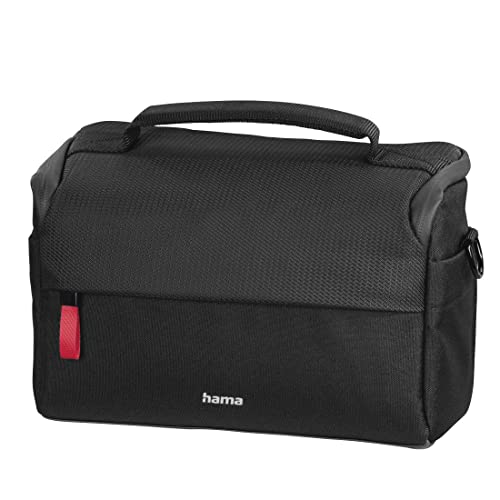 Hama Kameratasche Matera 135 (kompakte Fototasche, Kameratasche für Spiegelreflexkamera und Zubehör, Umhängetasche mit Schultergurt, Trolleyband und Zubehörfächern, recyceltes PET) schwarz Hama Kameratasche Matera 135 (kompakte Fototasche, Kameratasche für Spiegelreflexkamera und Zubehör, Umhängetasche mit Schultergurt, Trolleyband und Zubehörfächern, recyceltes PET) schwarz von Hama