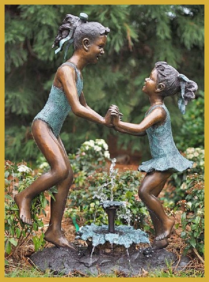 IDYL Gartenfigur IDYL Bronze-Skulptur Mädchen in Badeanzug wasserspeiend, Bronze IDYL Gartenfigur IDYL Bronze-Skulptur Mädchen in Badeanzug wasserspeiend, Bronze von IDYL