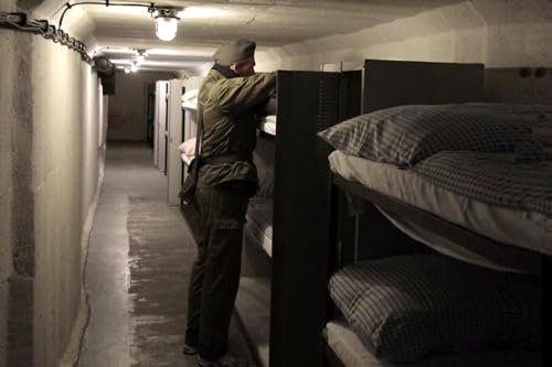 JOCHEN SCHWEIZER Geschenkgutschein: Übernachtung im Bunker-Hotel bei Ilmenau für 2 von JOCHEN SCHWEIZER