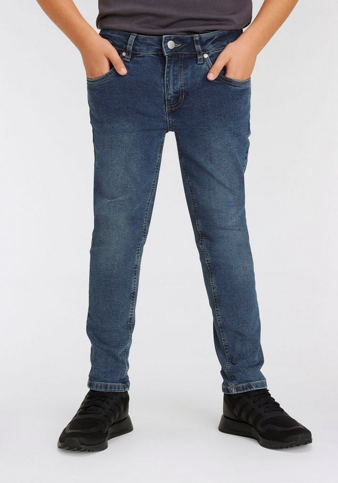 KIDSWORLD Stretch-Jeans, Basic-Jeans für Jungen Regular Fit, schmale Beinform, mit verstellbarem Gummizug KIDSWORLD Stretch-Jeans, Basic-Jeans für Jungen Regular Fit, schmale Beinform, mit verstellbarem Gummizug von KIDSWORLD