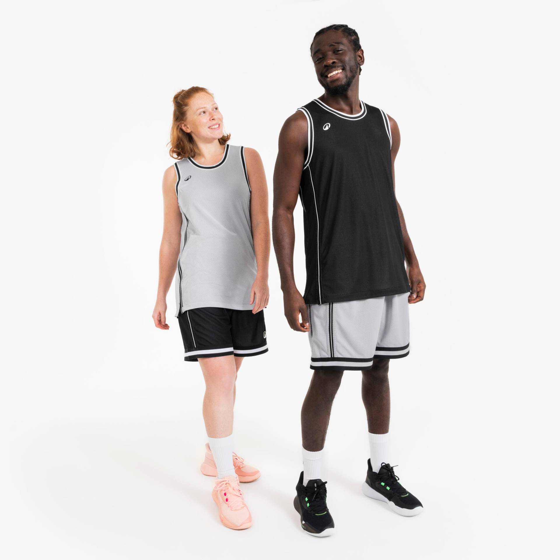 Damen/Herren Basketball Trikot wendbar leicht - SHR 500 schwarz-weiß Damen/Herren Basketball Trikot wendbar leicht - SHR 500 schwarz-weiß von KIPSTA