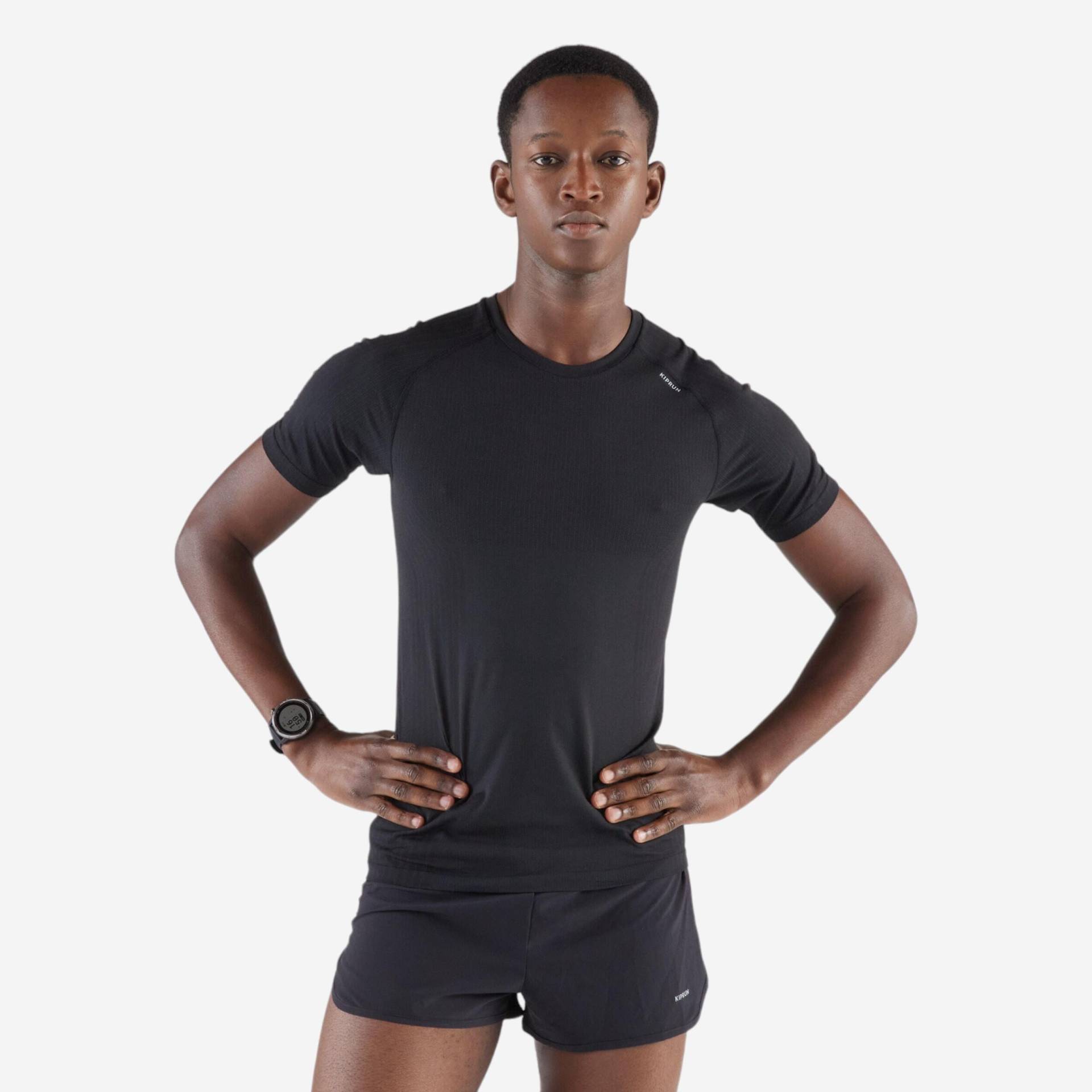 Laufshirt kurzarm - 500 Komfort Slim schwarz von Kiprun