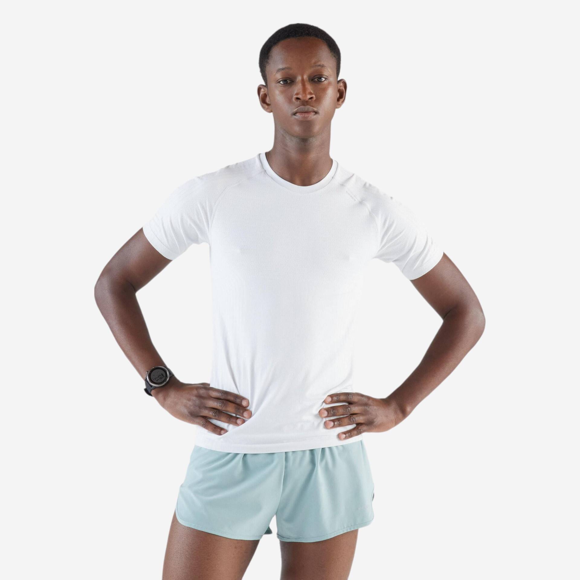 Laufshirt kurzarm - 500 Komfort Slim weiss Laufshirt kurzarm - 500 Komfort Slim weiss von Kiprun