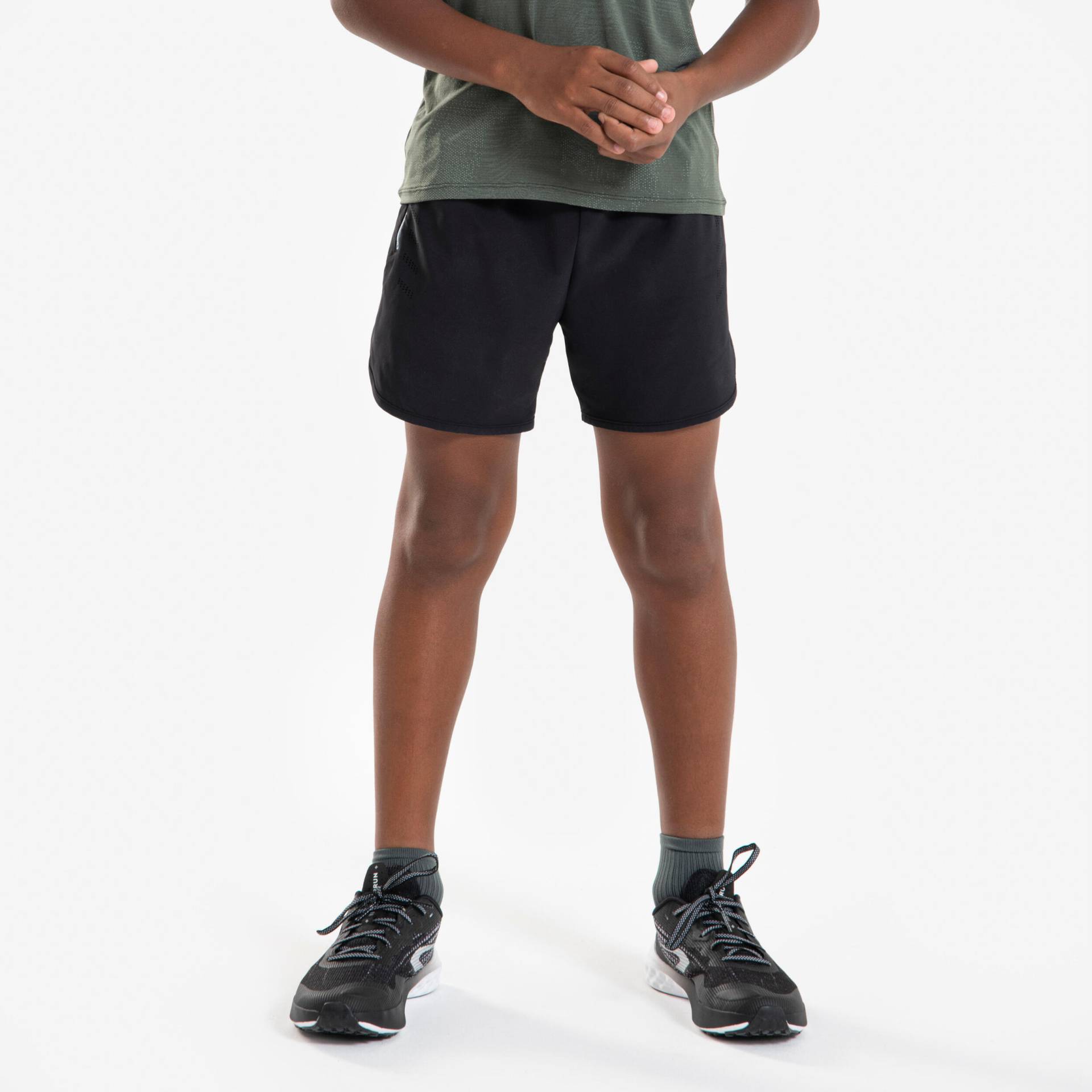 Laufshorts Kinder atmungsaktiv - Dry+ 900 schwarz/grau Laufshorts Kinder atmungsaktiv - Dry+ 900 schwarz/grau von Kiprun