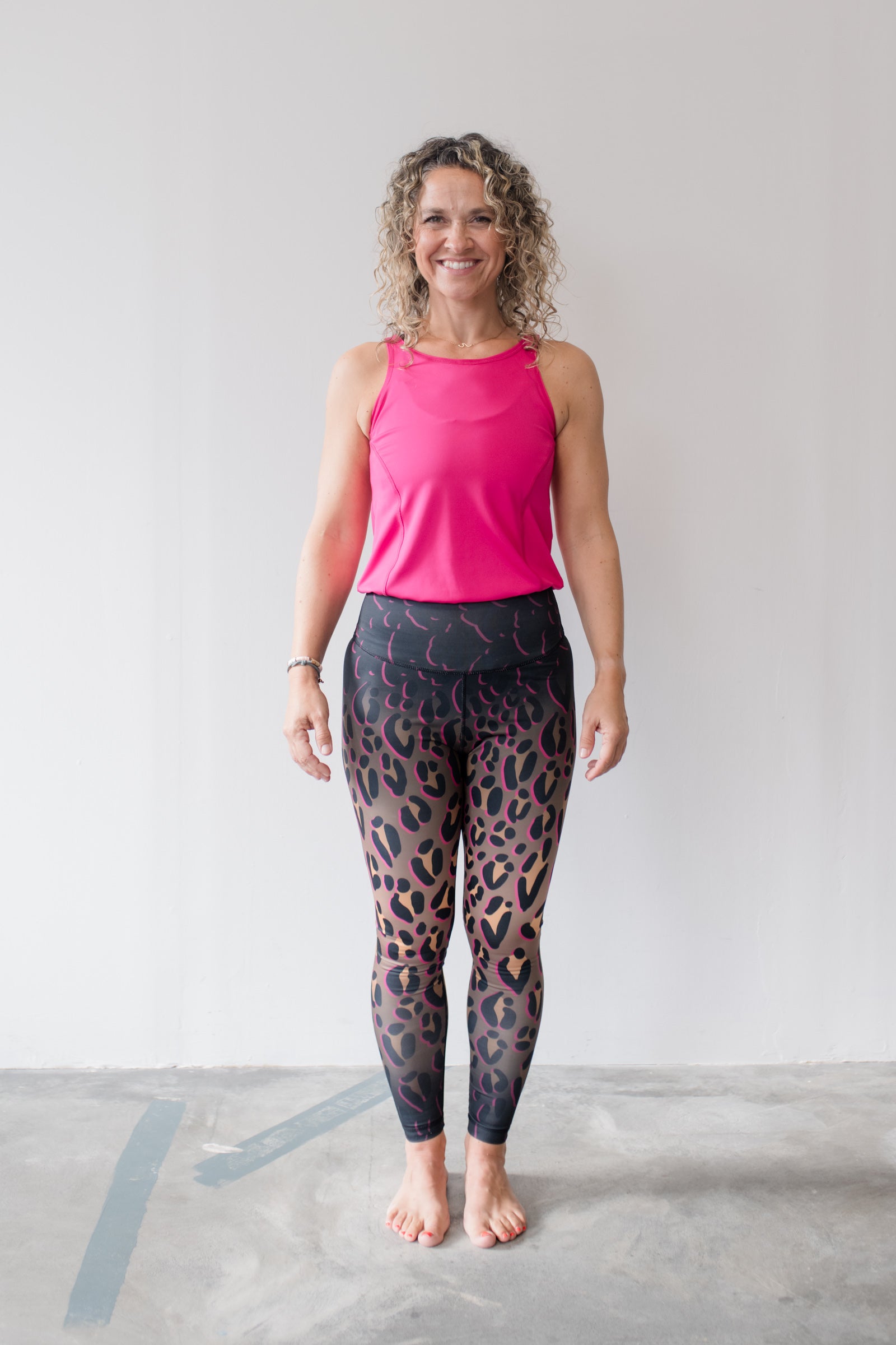 Konekto Jumpsuit Active Safari Gold mit Pink Konekto Jumpsuit Active Safari Gold mit Pink von Konekto