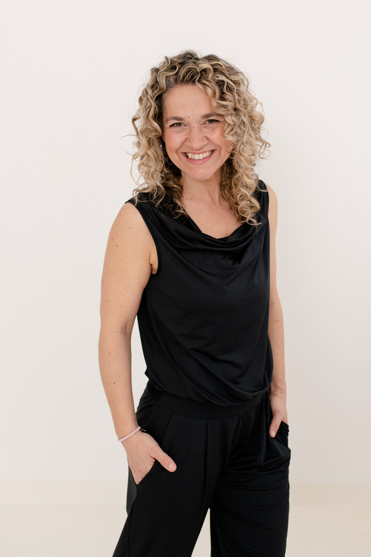 Konekto Jumpsuit Komfort Schwarz Konekto Jumpsuit Komfort Schwarz von Konekto