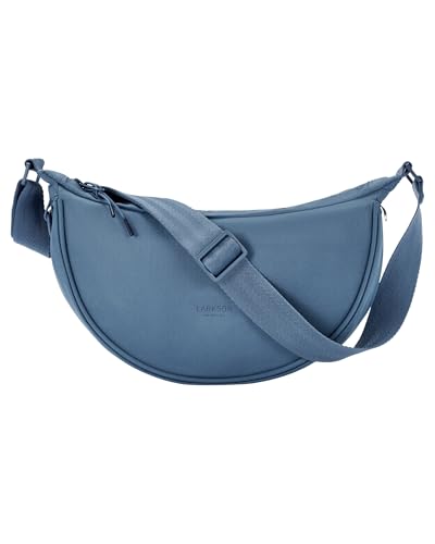 LARKSON Crossbody Bag Damen & Herren Blau - Solveig Small - Umhängetasche im Halbmond Style - Halbrunde Schultertasche - Moon Bag Design - Wasserabweisend LARKSON Crossbody Bag Damen & Herren Blau - Solveig Small - Umhängetasche im Halbmond Style - Halbrunde Schultertasche - Moon Bag Design - Wasserabweisend von LARKSON