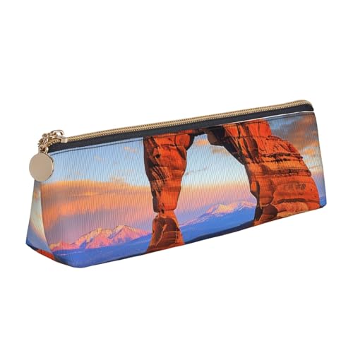 LRHCNZDCP Arches National Park Federmäppchen aus bedrucktem Leder – Dreieck-Reißverschluss, niedliches Federmäppchen für Schule und Büro, weiß, Einheitsgröße, Schulranzen von LRHCNZDCP