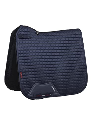 LeMieux Merino+ Sensitive Dressage Square Lammfell Dressur-Sattelunterlage, Marineblau/Schwarz, L LeMieux Merino+ Sensitive Dressage Square Lammfell Dressur-Sattelunterlage, Marineblau/Schwarz, L von LeMieux