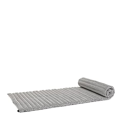 Leewadee Kapok Rollmatte – Handgefertigte Schlaf- & Relax Faltmatte aus Thailand, vielseitig als Gästebett, Campingmatte, Yogamatte oder Futon nutzbar, 190 x 100 cm, Schwarz Weiß Leewadee Kapok Rollmatte – Handgefertigte Schlaf- & Relax Faltmatte aus Thailand, vielseitig als Gästebett, Campingmatte, Yogamatte oder Futon nutzbar, 190 x 100 cm, Schwarz Weiß von Leewadee