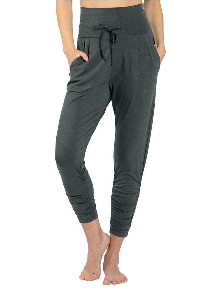 Magadi Yogahose Francis aus weichem Naturmaterial mit Taschen Magadi Yogahose Francis aus weichem Naturmaterial mit Taschen von Magadi