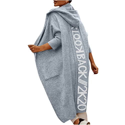 Buchstabendruck auf der Rückseite Lange Strickjacke mit Kapuze für Damen Y2k Strickmantel Knopflos Open Front Jacke Color Block Cardigan Oberteile Herbst Winter Outwear Strickmantel mit Taschen Buchstabendruck auf der Rückseite Lange Strickjacke mit Kapuze für Damen Y2k Strickmantel Knopflos Open Front Jacke Color Block Cardigan Oberteile Herbst Winter Outwear Strickmantel mit Taschen von Masrin