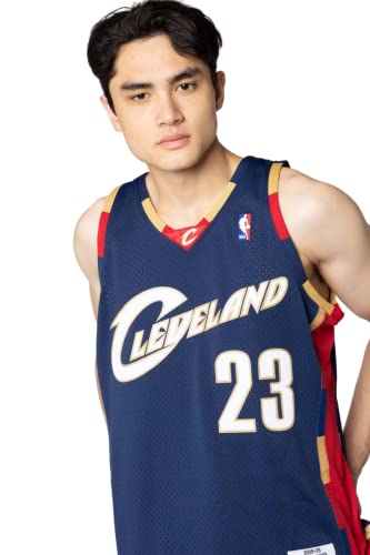 Mitchell & Ness NBA Swingman Jersey 2.0 Cleveland Cavaliers - L. James, M Mitchell & Ness NBA Swingman Jersey 2.0 Cleveland Cavaliers - L. James, M von Mitchell & Ness