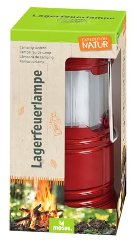 moses. Expedition Natur Lagerfeuerlampe | LED Campinglampe, Tragbare Laterne zum Campen, Wandern oder Zelten für Kinder | Mit Metallbügel zum Aufhängen, Rot moses. Expedition Natur Lagerfeuerlampe | LED Campinglampe, Tragbare Laterne zum Campen, Wandern oder Zelten für Kinder | Mit Metallbügel zum Aufhängen, Rot von moses