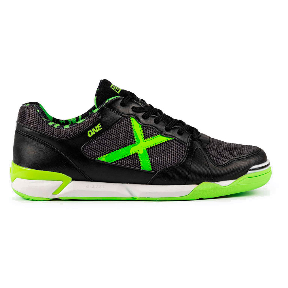 Munich One 72 Indoor Football Shoes Schwarz EU 45 Munich One 72 Indoor Football Shoes Schwarz EU 45 von Munich