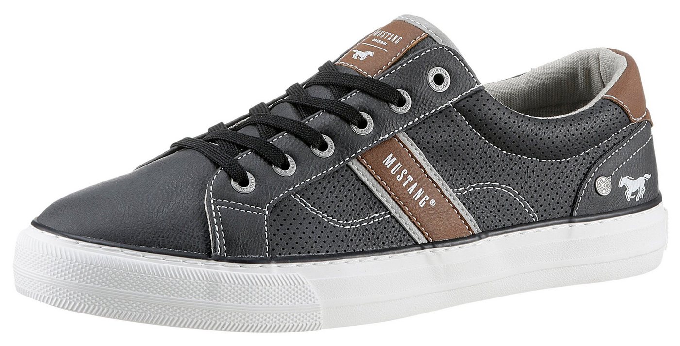 Mustang Shoes Slip-On Sneaker mit stylischem Seitenstreifen, Freizeitschuh, Halbschuh, Schnürschuh Mustang Shoes Slip-On Sneaker mit stylischem Seitenstreifen, Freizeitschuh, Halbschuh, Schnürschuh von Mustang Shoes