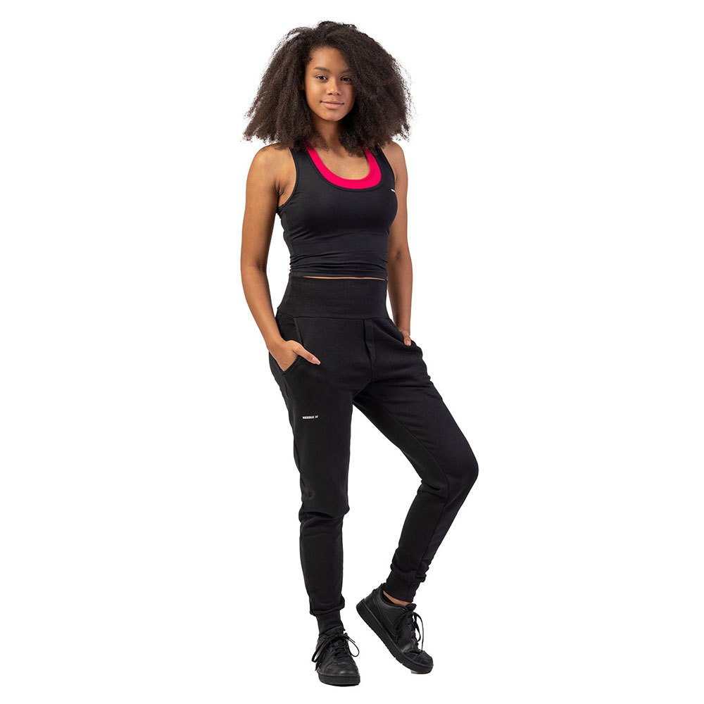 Nebbia Sporty Slim-fit Crop 422 Sports Top Schwarz M Frau von Nebbia