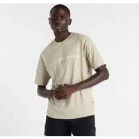 NEW BALANCE Herren Shirt Reimagined Graphic 1 NEW BALANCE Herren Shirt Reimagined Graphic 1 von New Balance