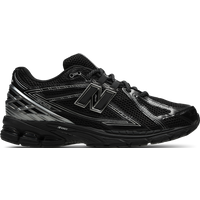 New Balance 1906R Herren Schuhe - Schwarz - Größe: 42.5 - Wildleder - Foot Locker von New Balance