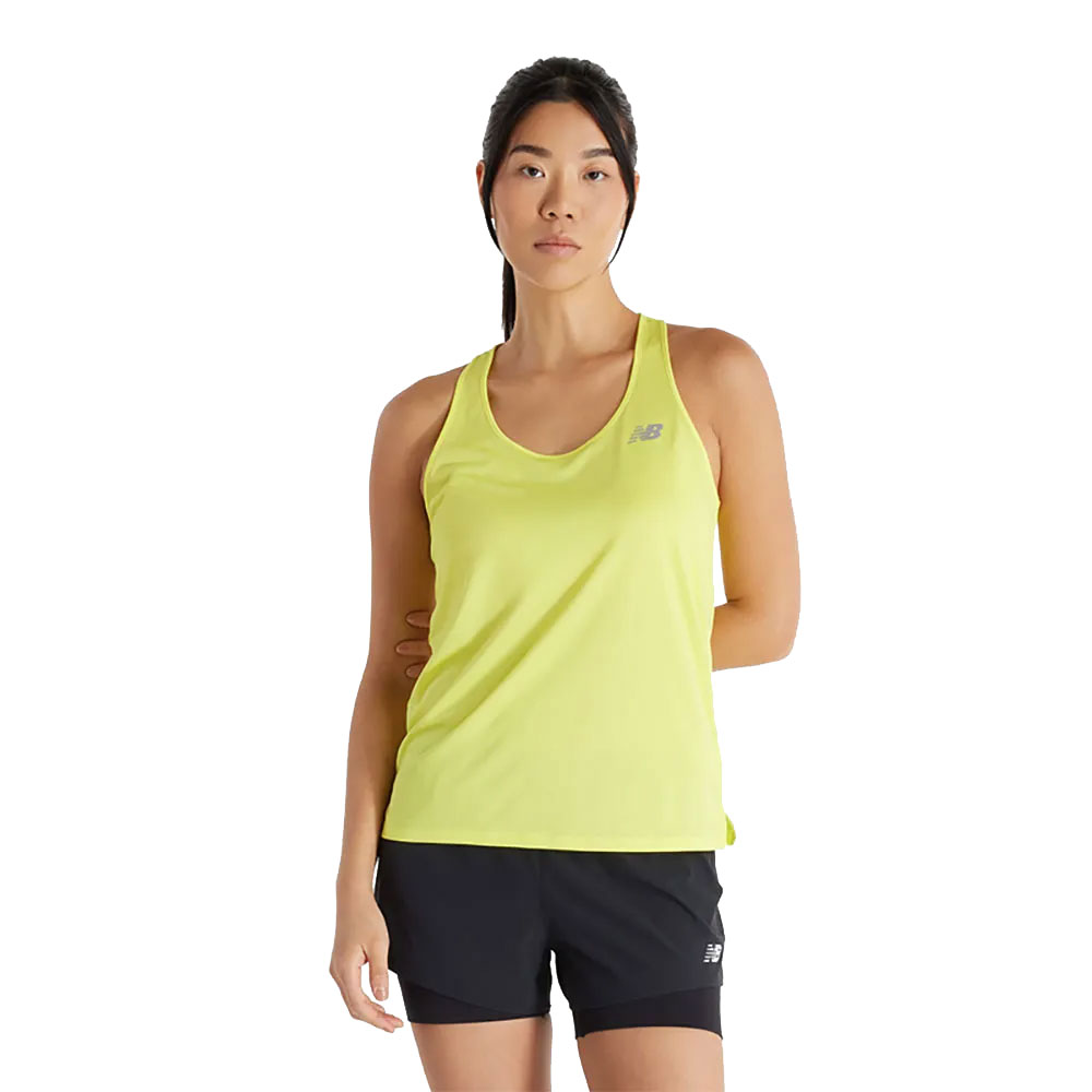 New Balance Sport Essentials Sleeveless T-shirt Gelb L Frau New Balance Sport Essentials Sleeveless T-shirt Gelb L Frau von New Balance