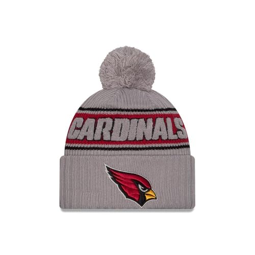 New Era Arizona Cardinals NFL 2024 Sideline Sport Knit Grau Bommelmütze - One-Size New Era Arizona Cardinals NFL 2024 Sideline Sport Knit Grau Bommelmütze - One-Size von New Era