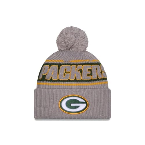 New Era Green Bay Packers NFL 2024 Sideline Sport Knit Grau Bommelmütze - One-Size New Era Green Bay Packers NFL 2024 Sideline Sport Knit Grau Bommelmütze - One-Size von New Era