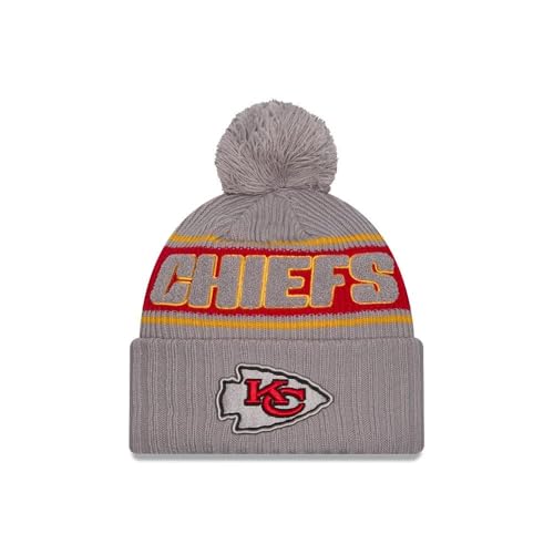 New Era Kansas City Chiefs NFL 2024 Sideline Sport Knit Grau Bommelmütze - One-Size New Era Kansas City Chiefs NFL 2024 Sideline Sport Knit Grau Bommelmütze - One-Size von New Era