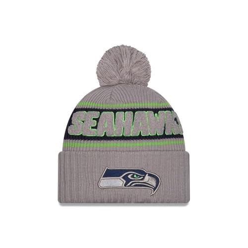 New Era Seattle Seahawks NFL 2024 Sideline Sport Knit Grau Bommelmütze - One-Size New Era Seattle Seahawks NFL 2024 Sideline Sport Knit Grau Bommelmütze - One-Size von New Era