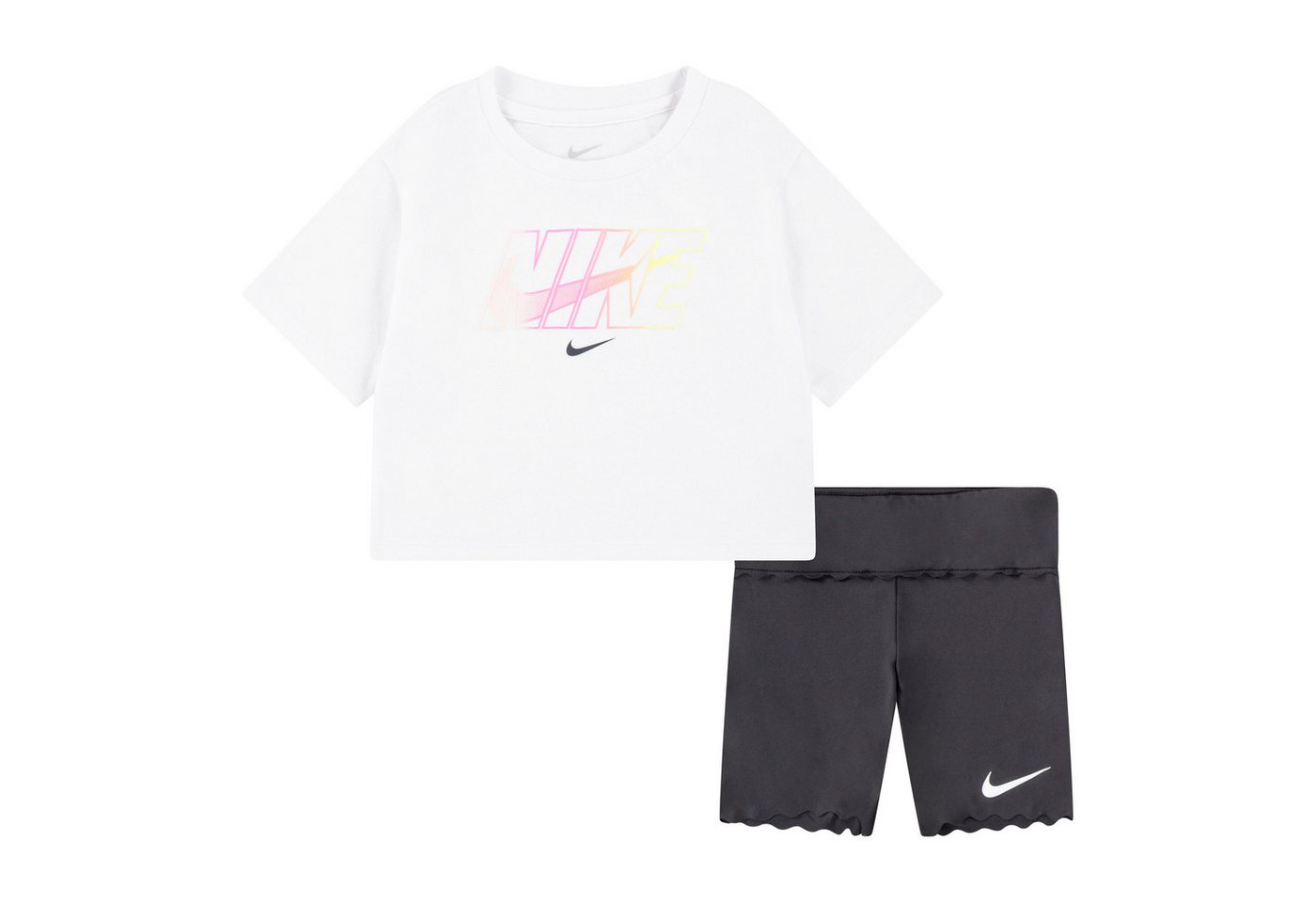 Nike Sportswear T-Shirt & Shorts Nike Sportswear T-Shirt & Shorts von Nike Sportswear