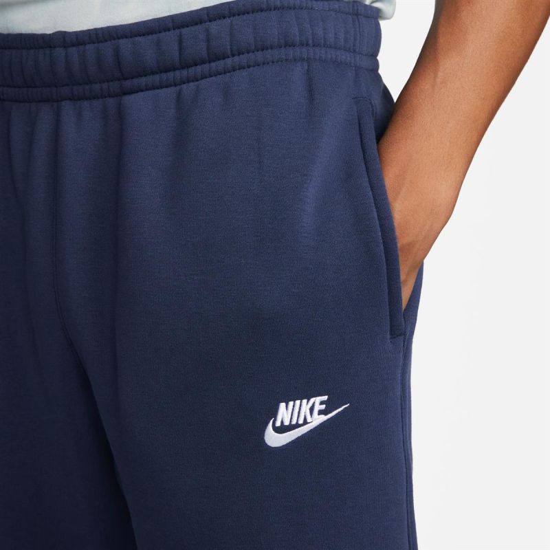 NIKE Sportswear Club Fleece Jogginghose Herren midnight navy/midnight navy/white M von Nike