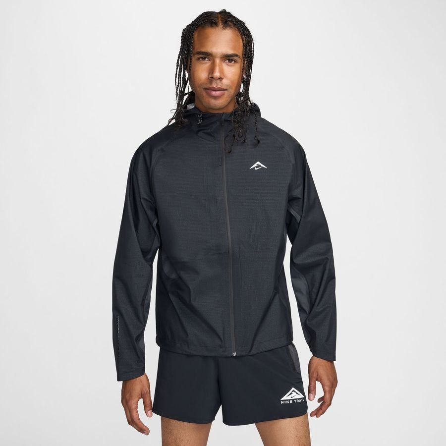 Nike Laufjacke Storm-FIT ADV Cosmic Peaks - Schwarz/Weiß Nike Laufjacke Storm-FIT ADV Cosmic Peaks - Schwarz/Weiß von Nike