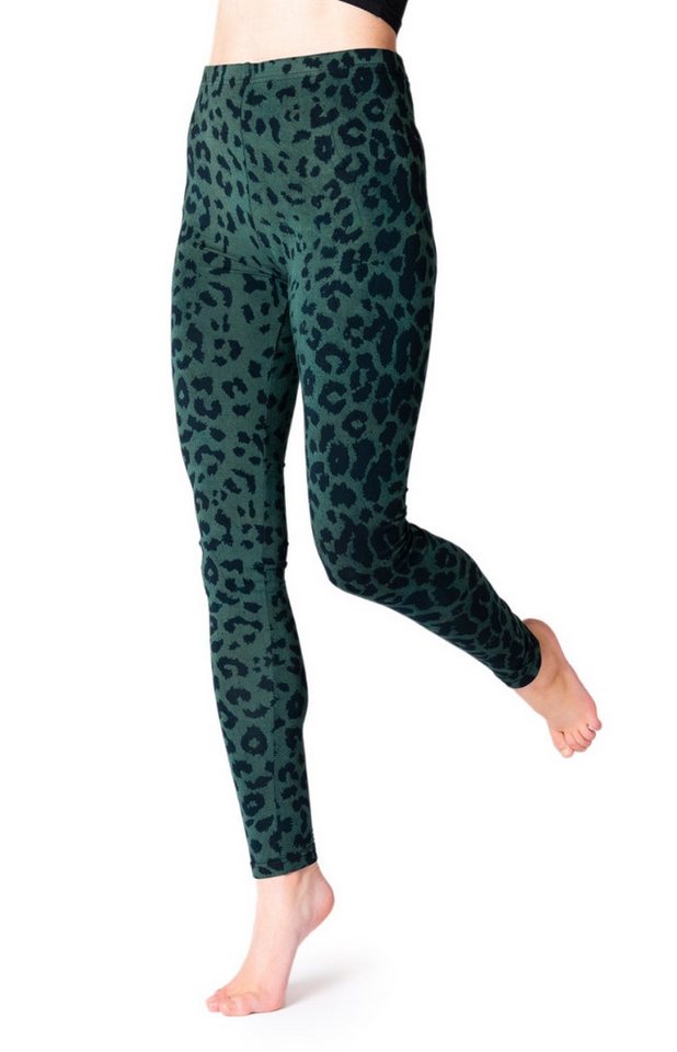 PANASIAM Leggings Unikat Batik Leggings Leopard Muster aus natürlicher Viskose Goa Hose handgefertigte Yogaleggings Sporthose Fitnessleggings lange Leggings PANASIAM Leggings Unikat Batik Leggings Leopard Muster aus natürlicher Viskose Goa Hose handgefertigte Yogaleggings Sporthose Fitnessleggings lange Leggings von PANASIAM