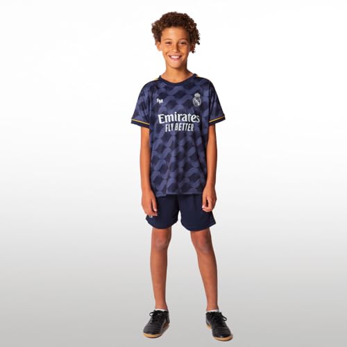 Real Madrid Auswärts Trikot Set für Kinder - 2023/2024-6 Jahre - Große 116 - Offizielle Replik mit offizieller Lizenz - Kinder Trikot und Hose Real Madrid Auswärts Trikot Set für Kinder - 2023/2024-6 Jahre - Große 116 - Offizielle Replik mit offizieller Lizenz - Kinder Trikot und Hose von Real Madrid