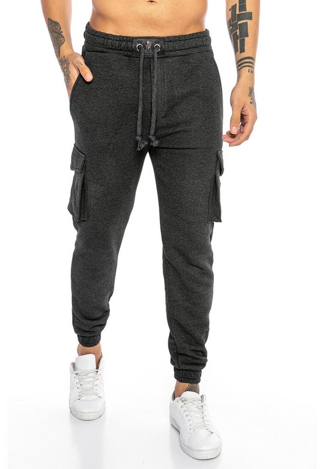 RedBridge Jogginghose im Cargo-Stil mit praktischen Beintaschen RedBridge Jogginghose im Cargo-Stil mit praktischen Beintaschen von RedBridge