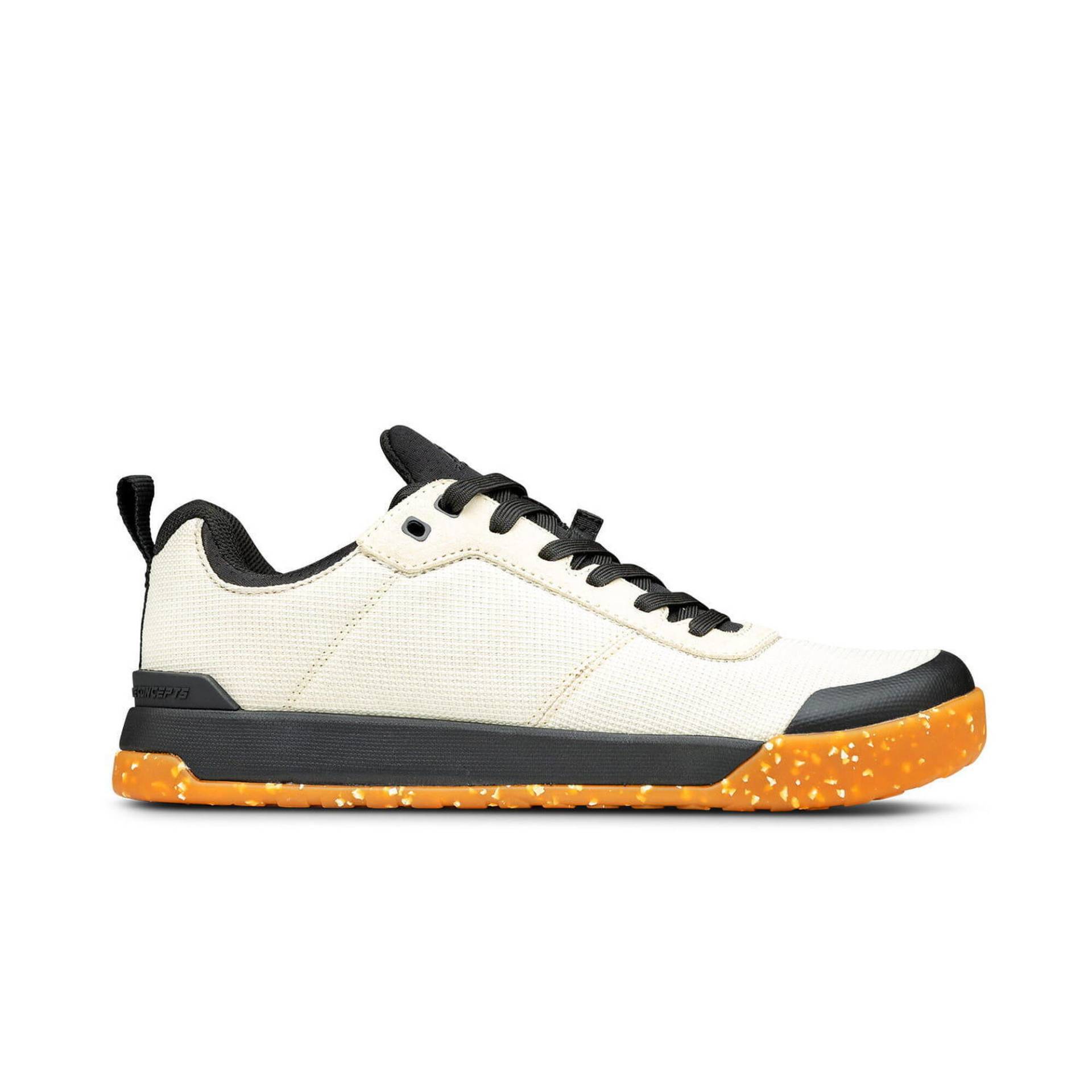 Accomplice Flat Men's Shoe - Off White von Ride Concepts