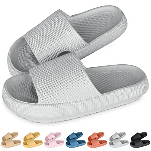 Cozislides Original Slippers Cloudyzz Schlappen Wolke Hausschuhe Gummi Home Slippers Badeschuhe rutschfeste Pantoletten Sommer Garten Badelatschen Flip Flops für Damen Herren Grau 42/43 EU Cozislides Original Slippers Cloudyzz Schlappen Wolke Hausschuhe Gummi Home Slippers Badeschuhe rutschfeste Pantoletten Sommer Garten Badelatschen Flip Flops für Damen Herren Grau 42/43 EU von SHAINE
