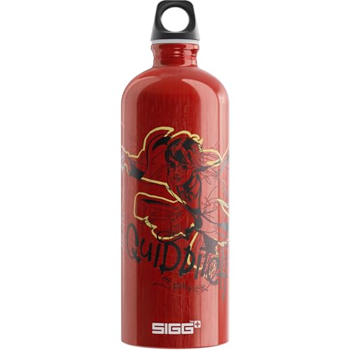 SIGG - Alu Trinkflasche - Traveller Quidditch - Klimaneutral Zertifiziert - Für Kohlensäurehaltige Getränke Geeignet - Auslaufsicher - Federleicht - BPA-frei - Rot - 1L von SIGG