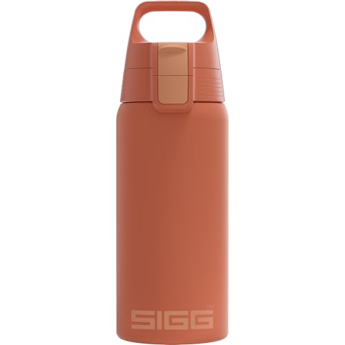 SIGG - Isolierte Trinkflasche - Thermosflasche Shield Therm One Eco Red - kohlensäurehaltige Getränke - Auslaufsicher - Spülmaschinenfest - BPA-frei - 90% recycelter Edelstahl - Rostrot - 0,5L SIGG - Isolierte Trinkflasche - Thermosflasche Shield Therm One Eco Red - kohlensäurehaltige Getränke - Auslaufsicher - Spülmaschinenfest - BPA-frei - 90% recycelter Edelstahl - Rostrot - 0,5L von SIGG