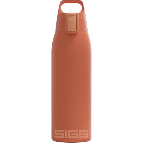 SIGG - Isolierte Trinkflasche - Thermosflasche Shield Therm One Eco Red kohlensäurehaltige Getränke - Auslaufsicher - Spülmaschinenfest - BPA-frei - 90% recycelter Edelstahl - Rostrot - 1L SIGG - Isolierte Trinkflasche - Thermosflasche Shield Therm One Eco Red kohlensäurehaltige Getränke - Auslaufsicher - Spülmaschinenfest - BPA-frei - 90% recycelter Edelstahl - Rostrot - 1L von SIGG