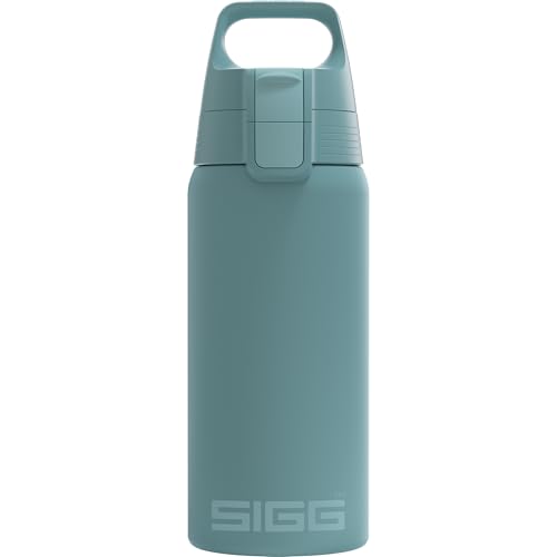 SIGG - Isolierte Trinkflasche - Thermosflasche Shield Therm One Morning Blue - kohlensäurehaltige Getränke - Auslaufsicher - Spülmaschinenfest - BPA-frei - 90% recycelter Edelstahl - Graublau - 0,5L SIGG - Isolierte Trinkflasche - Thermosflasche Shield Therm One Morning Blue - kohlensäurehaltige Getränke - Auslaufsicher - Spülmaschinenfest - BPA-frei - 90% recycelter Edelstahl - Graublau - 0,5L von SIGG