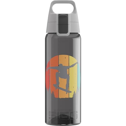 SIGG - Tritan Trinkflasche - Total Color ONE Skate - Für Kohlensäurehaltige Getränke Geeignet - Spülmaschinenfest - Auslaufsicher - Leicht - BPA-frei - Grau Love - 0.6L SIGG - Tritan Trinkflasche - Total Color ONE Skate - Für Kohlensäurehaltige Getränke Geeignet - Spülmaschinenfest - Auslaufsicher - Leicht - BPA-frei - Grau Love - 0.6L von SIGG
