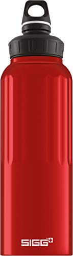 SIGG - Alu Sport Trinkflasche - WMB Traveller Rot - Klimaneutral Zertifiziert - Für Kohlensäurehaltige Getränke Geeignet - Auslaufsicher - Federleicht - BPA-frei - Rot - 1,5L von SIGG
