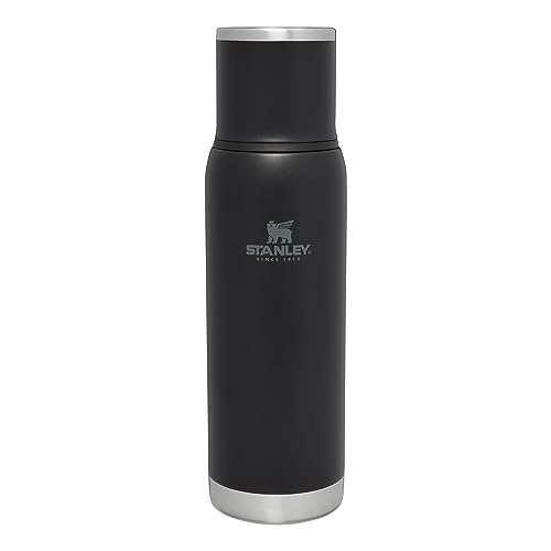 Stanley Adventure To-Go Thermosflasche 0.75L - 20 Stunden Heiß - 25 Stunden Kalt - Auslaufsicher - Isolierter Deckel - Doppelwandige Vakuumisolierung - BPA Frei - Black Stanley Adventure To-Go Thermosflasche 0.75L - 20 Stunden Heiß - 25 Stunden Kalt - Auslaufsicher - Isolierter Deckel - Doppelwandige Vakuumisolierung - BPA Frei - Black von STANLEY