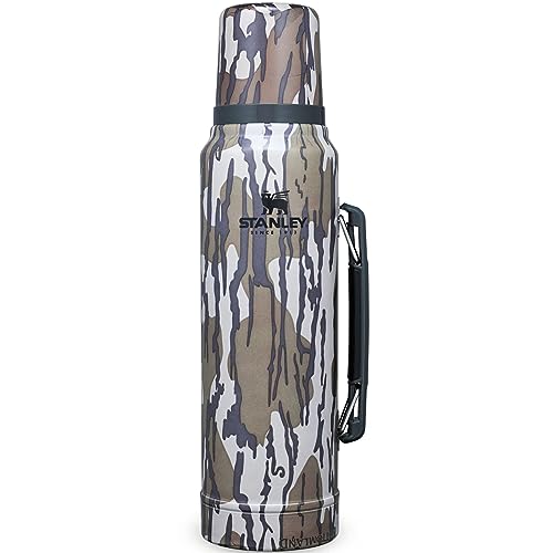 Stanley Classic Legendary Thermosflasche 1L - Thermos Hält 24 Stunden Heiß Oder Kalt - Edelstahl Thermoskanne - BPA-Frei - Spülmaschinenfest - Bottomland Stanley Classic Legendary Thermosflasche 1L - Thermos Hält 24 Stunden Heiß Oder Kalt - Edelstahl Thermoskanne - BPA-Frei - Spülmaschinenfest - Bottomland von STANLEY